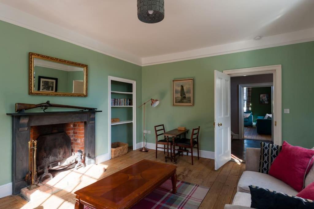 Firs Sleeps 15 Stunning Country House With Hot Tub Sudbourne ภายนอก รูปภาพ