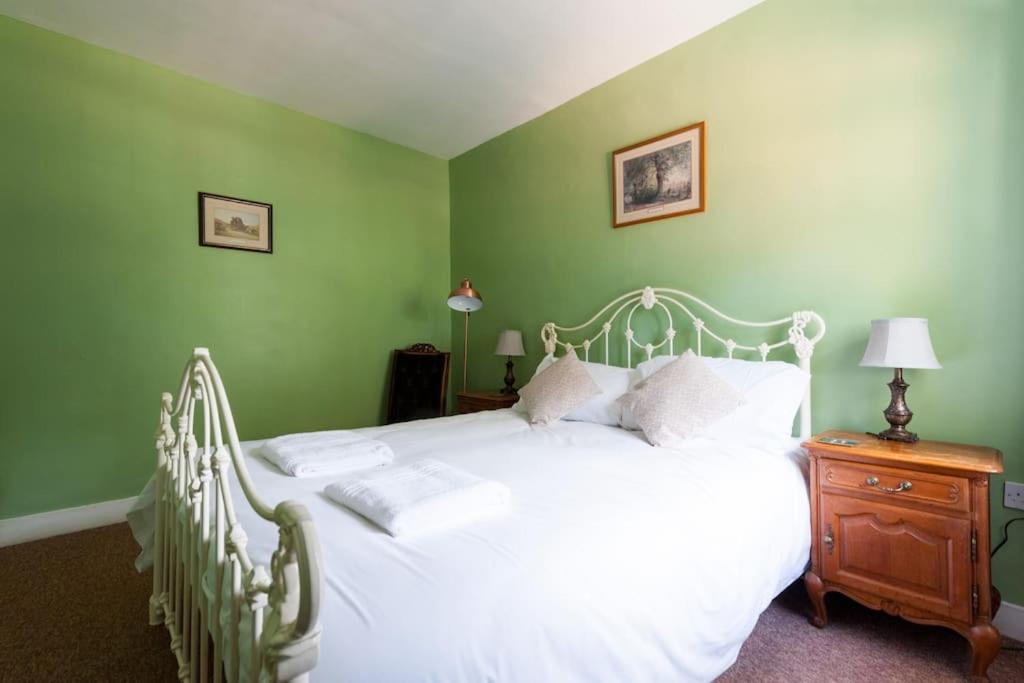Firs Sleeps 15 Stunning Country House With Hot Tub Sudbourne ภายนอก รูปภาพ