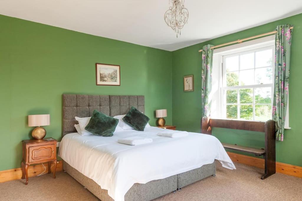 Firs Sleeps 15 Stunning Country House With Hot Tub Sudbourne ภายนอก รูปภาพ