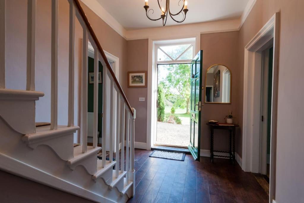 Firs Sleeps 15 Stunning Country House With Hot Tub Sudbourne ภายนอก รูปภาพ