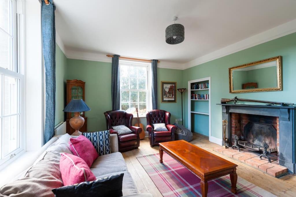 Firs Sleeps 15 Stunning Country House With Hot Tub Sudbourne ภายนอก รูปภาพ