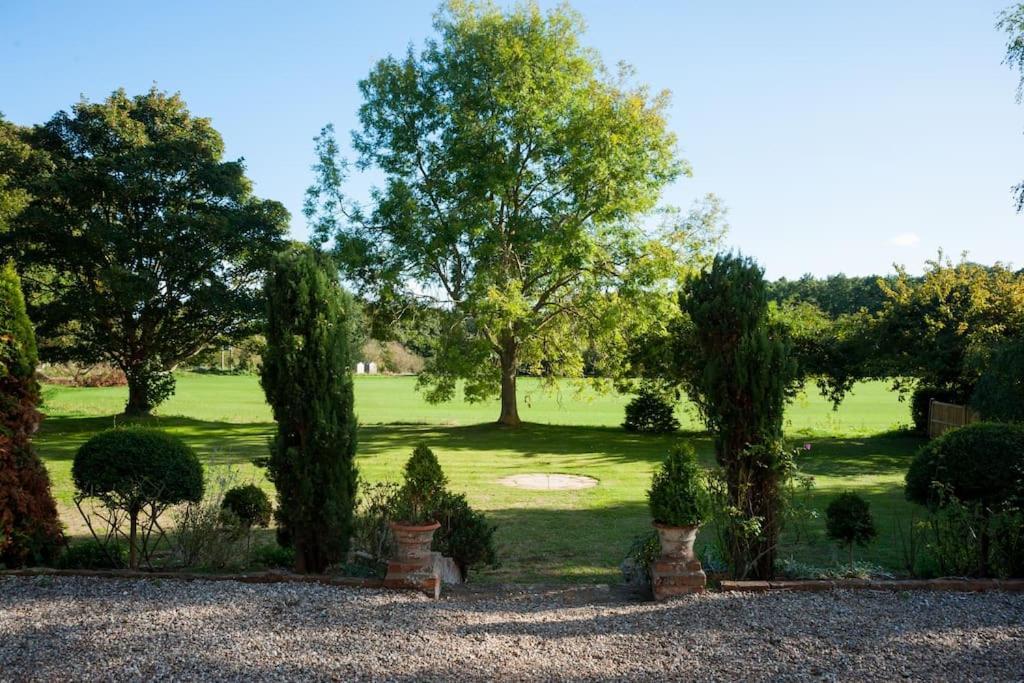 Firs Sleeps 15 Stunning Country House With Hot Tub Sudbourne ภายนอก รูปภาพ